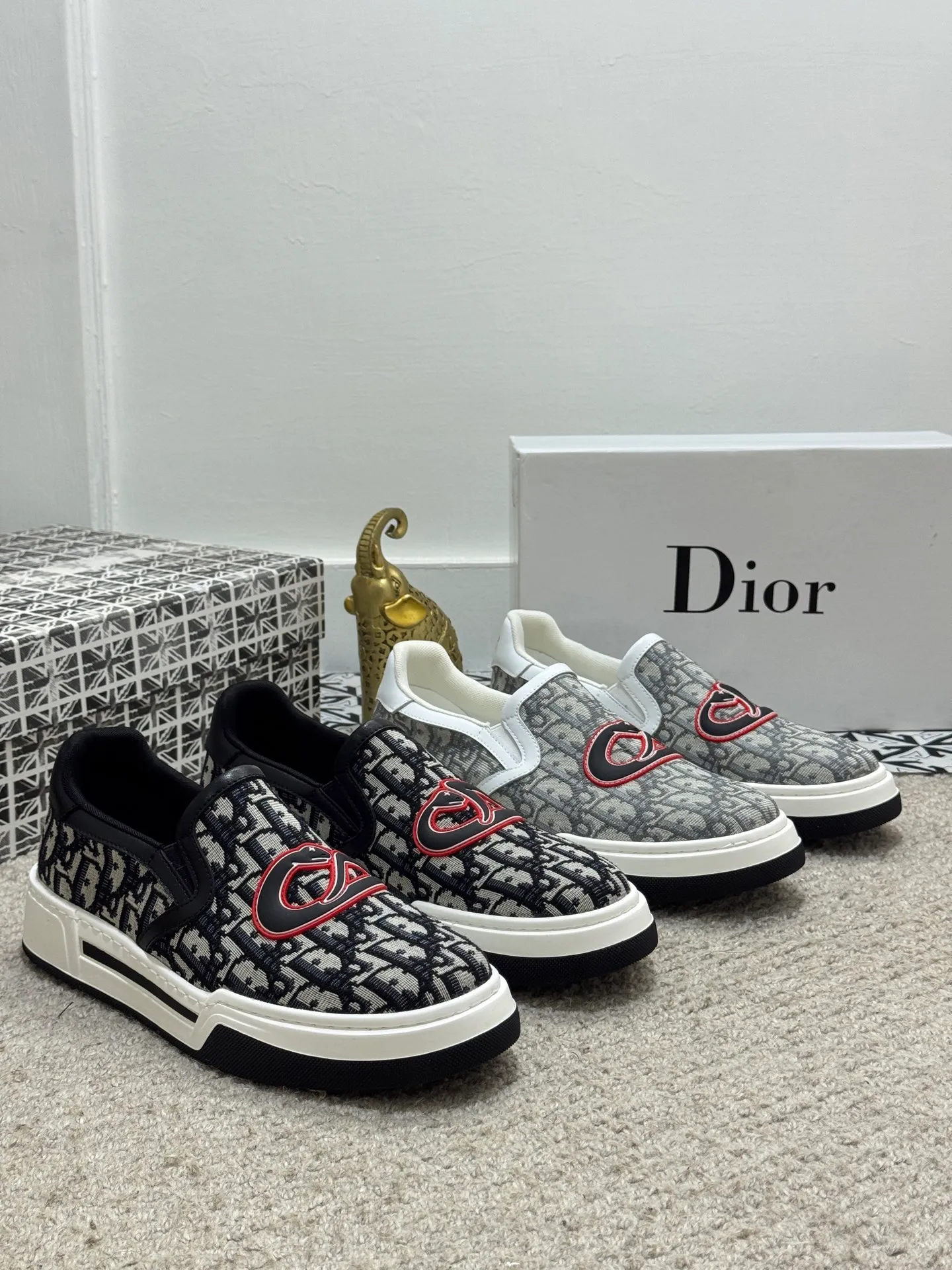 Men's men's shoes 💰380 [New style] 🌂🌂Top original - Dior 🆕 one-leg casual shoes, the upper is carefully made with canvas, comfortable and breathable ~ two-color rubber sole, enhances style. Fashionable and versatile, it can complement any look. Featuring an exquisite design that is uniquely dynamic and modern, this shoe is part of Dior's legacy and embodies modern elegance. Size: 38-44 (45 customized
